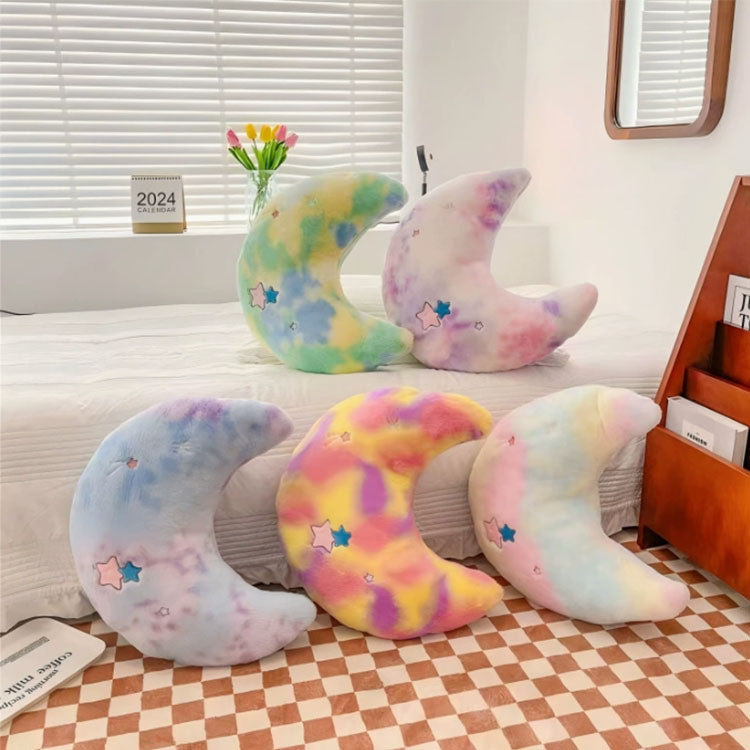 Bedårande månformad kudde