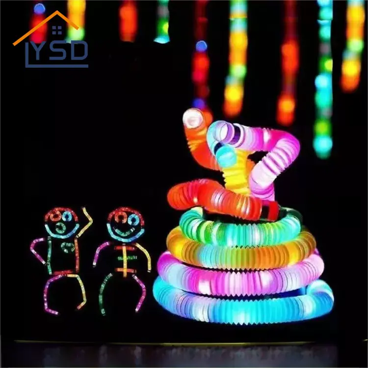 Lysande färgat teleskoprör